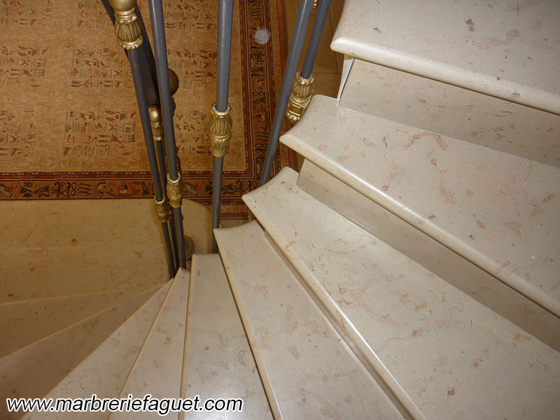 Photo 8 - escalier-marbre-granit-pierre