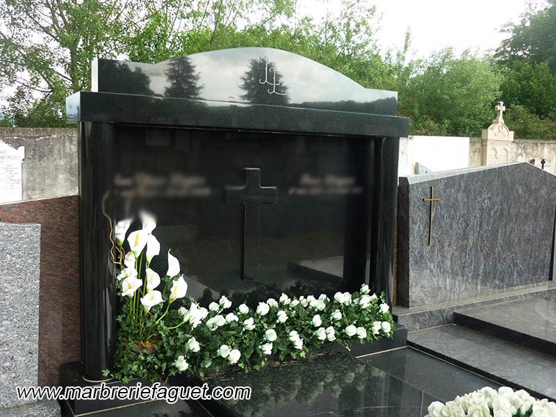Photo 21 - tombe-monument-funeraire